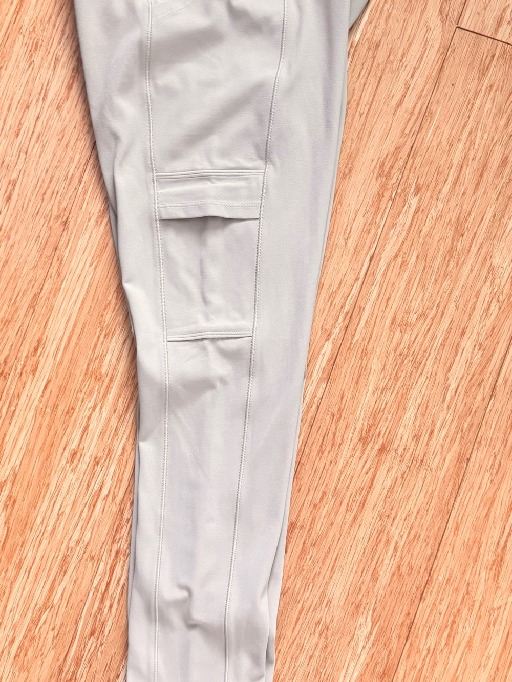 Athleta women’s Cargo Leggings Tan S multi pockets activewear Tights